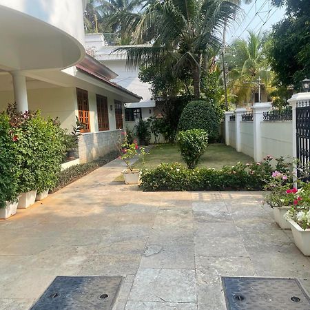 Pinky'S Villa Thiruvananthapuram Exteriör bild