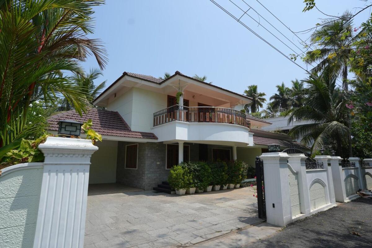 Pinky'S Villa Thiruvananthapuram Exteriör bild