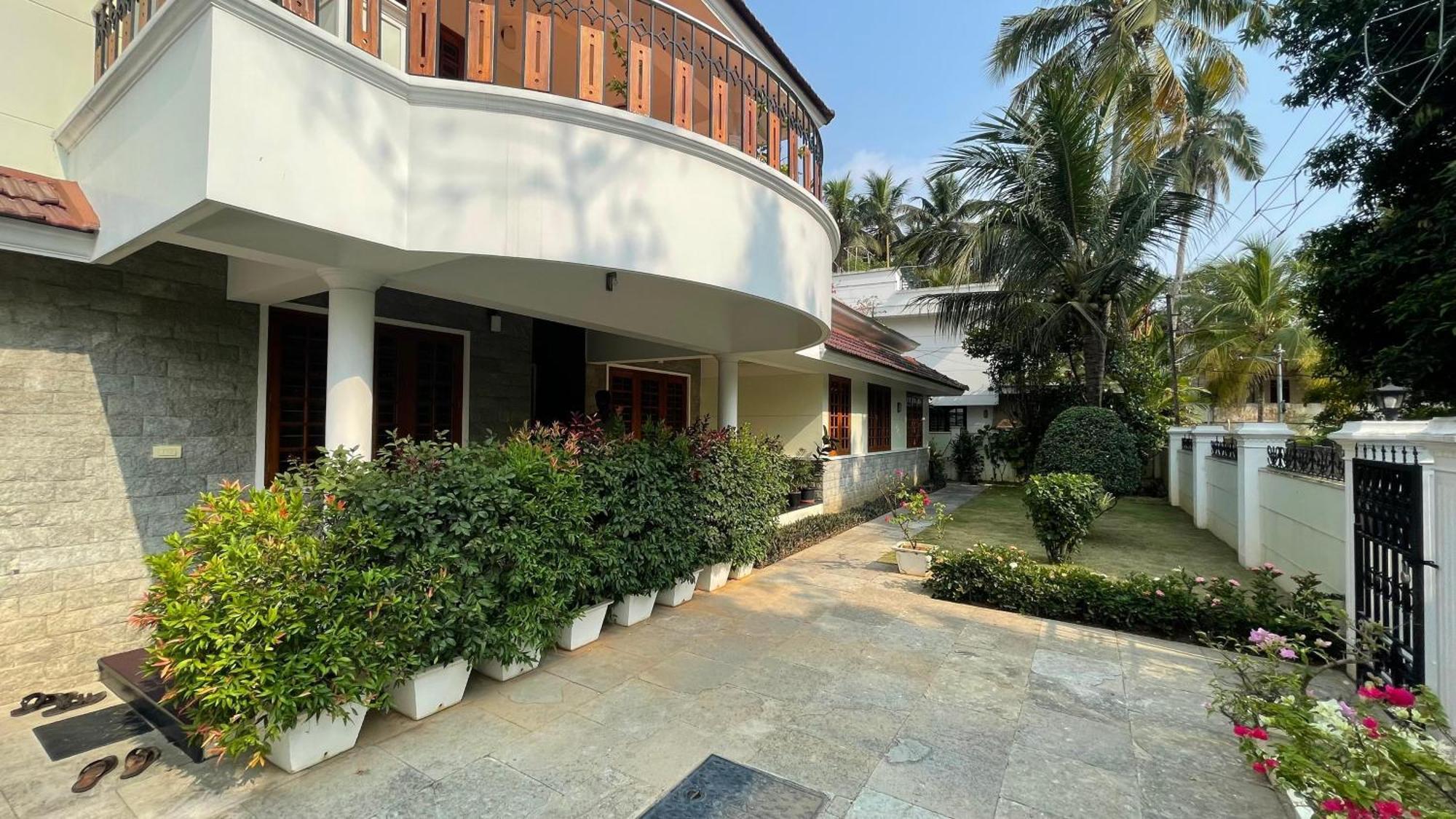 Pinky'S Villa Thiruvananthapuram Exteriör bild